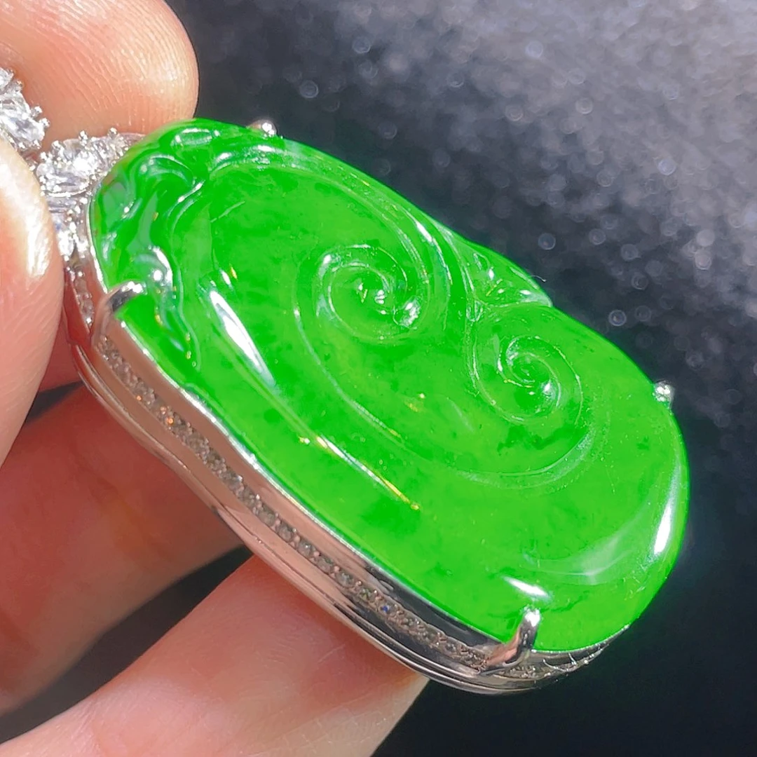 翡翠颈饰未镶嵌翡翠