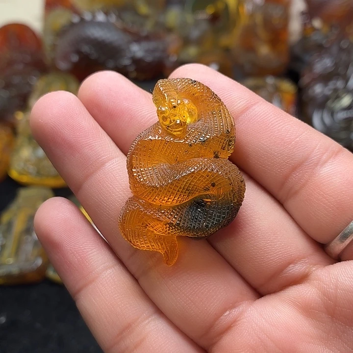 琥珀未镶嵌颈饰56