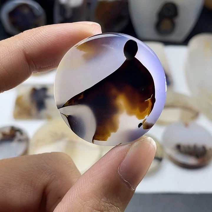 武***话玛瑙/玉髓未镶嵌颈饰