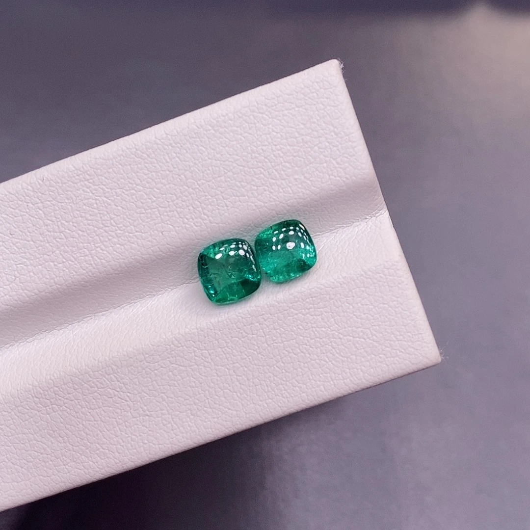 裸石祖母绿820一粒，仅供展示，挑好上定向