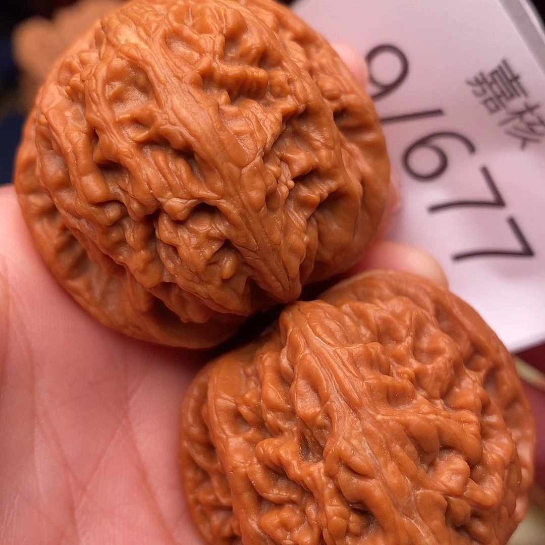 文玩核桃把件45红锦鲤