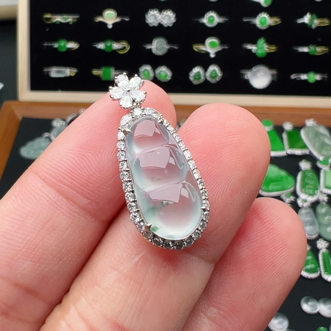 翡翠18K金镶嵌颈饰豆子17.2