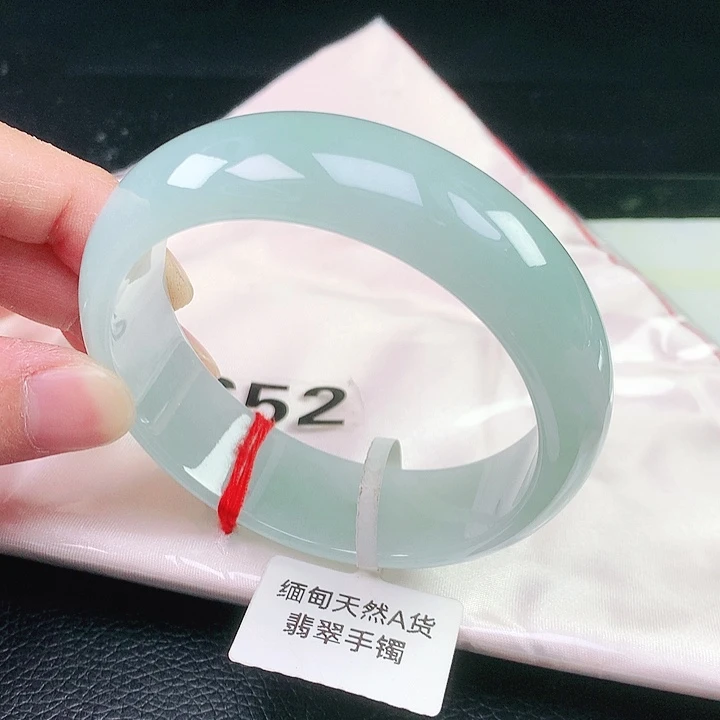 未镶嵌手镯翡翠652