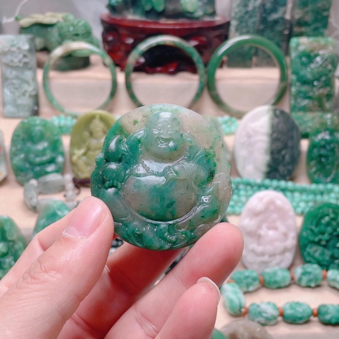 独山玉未镶嵌颈饰