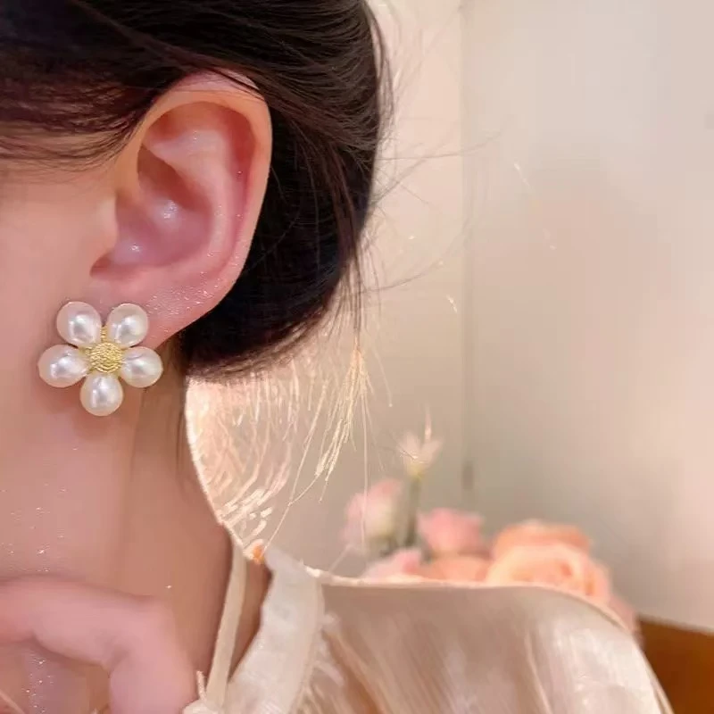 铜合金耳饰 花朵珠珠耳钉女时尚气质耳环高级感个性简约耳饰N2931