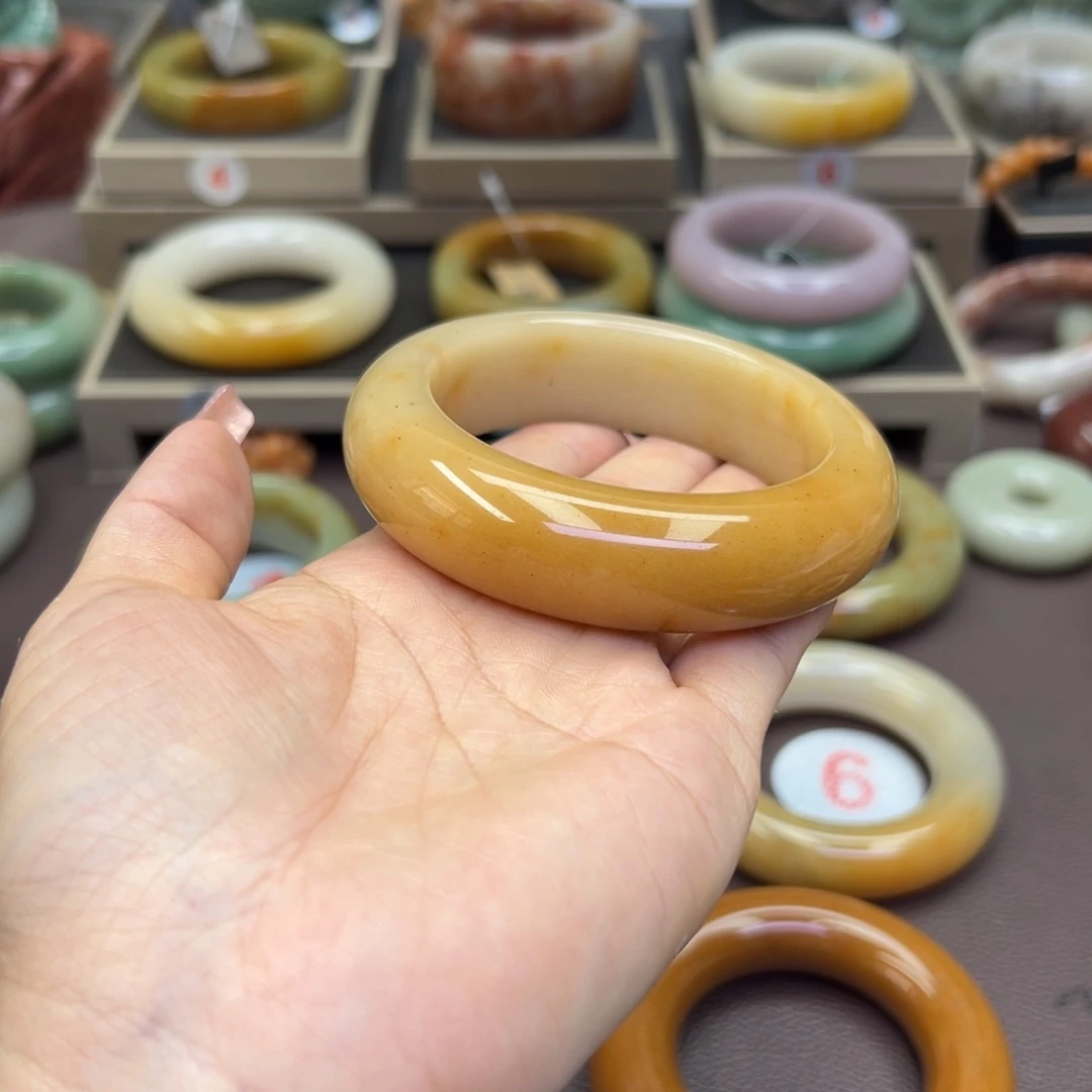 石英质玉手镯未镶嵌打****兽