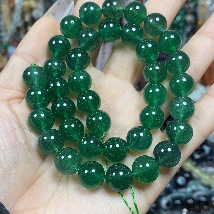 玛瑙/玉髓未镶嵌珠宝半成品A级天然绿草莓晶卡10mm一条