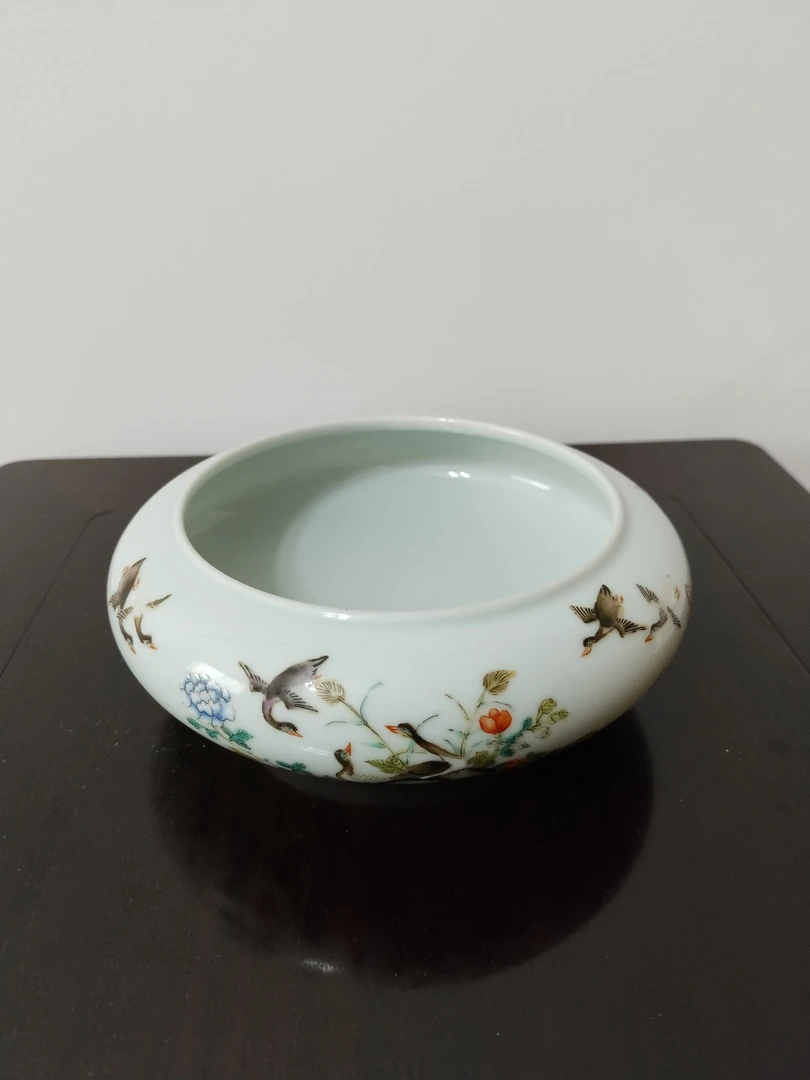 粉彩花鸟笔洗，高6.5厘米，口径12.3厘米，腹径17厘米，全美品！