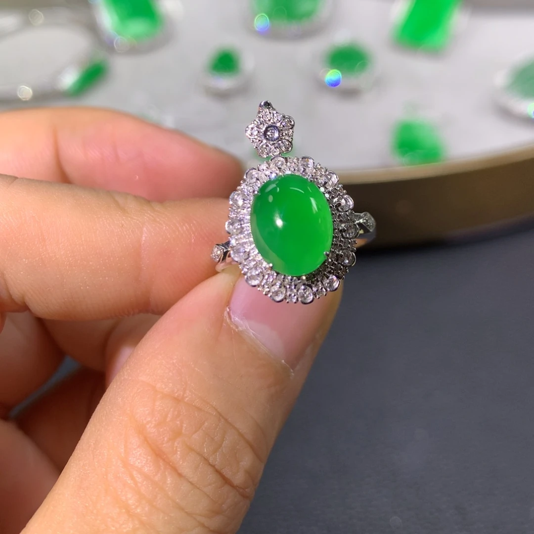 翡翠戒指18K金镶嵌翡翠