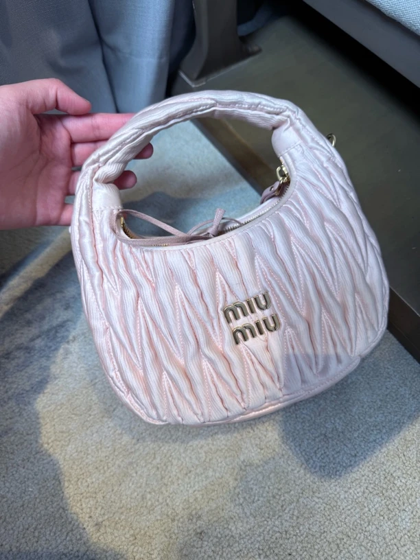 95新 MIU MIU/缪缪 Lumi包展-粉色布面小号wander单肩包