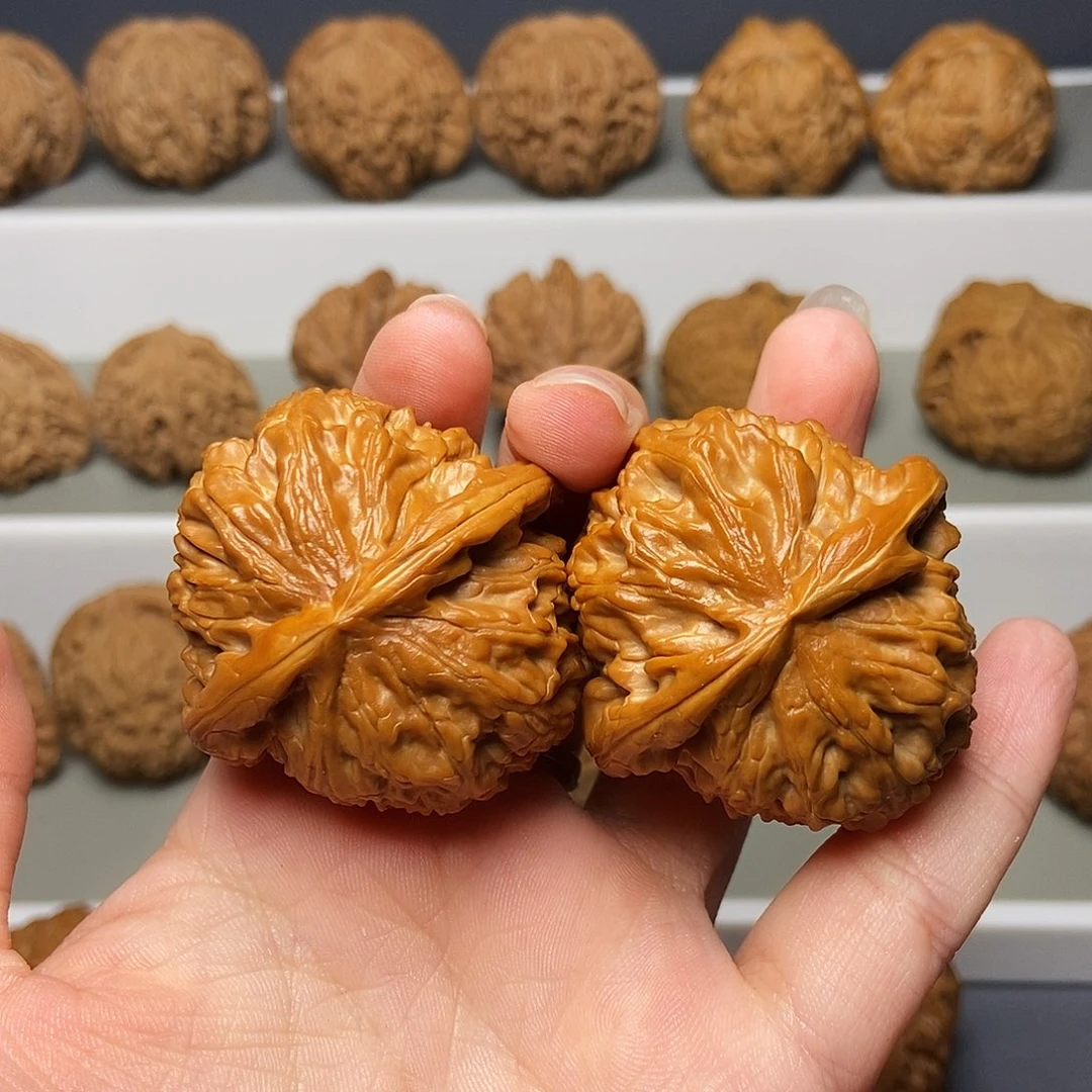 葫***爷文玩核桃吊坠43闷尖白狮子