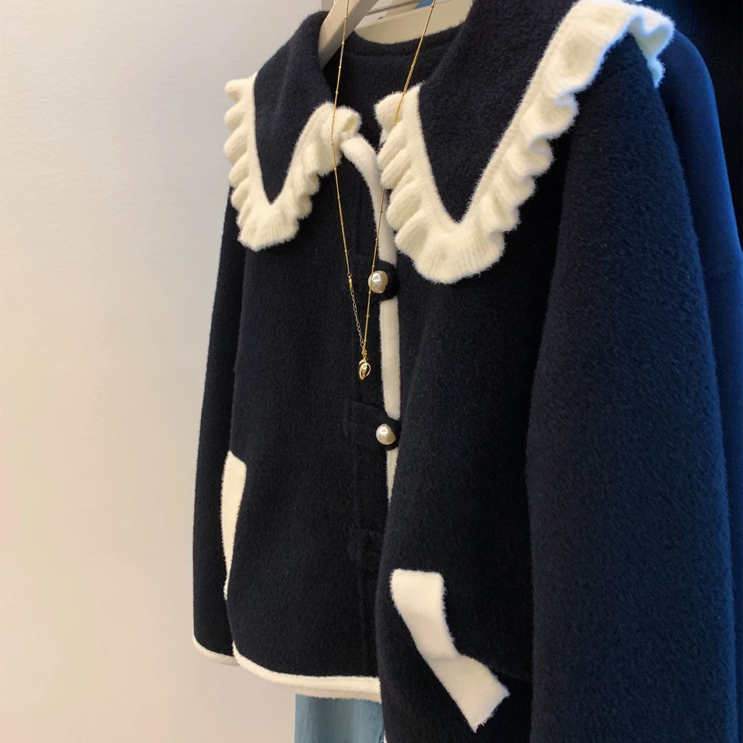 2025秋冬高级感黑色娃娃领木耳边小香风减龄短款外套加厚保暖上衣