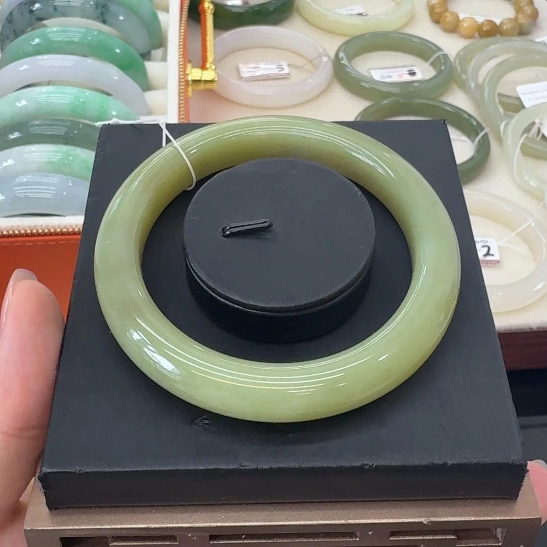 和田玉（糖玉）未镶嵌手镯（复古橄榄绿）点菜看细节