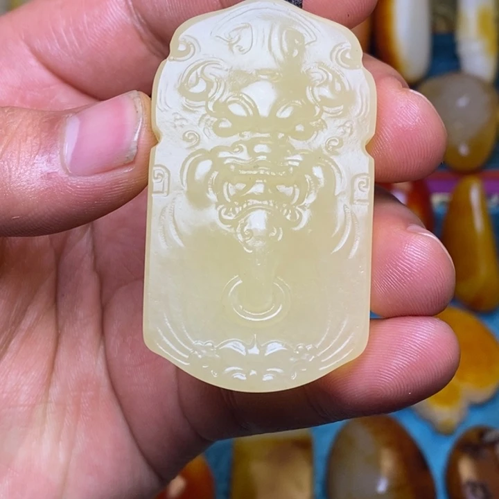 和田玉未镶嵌吊坠(赠链)