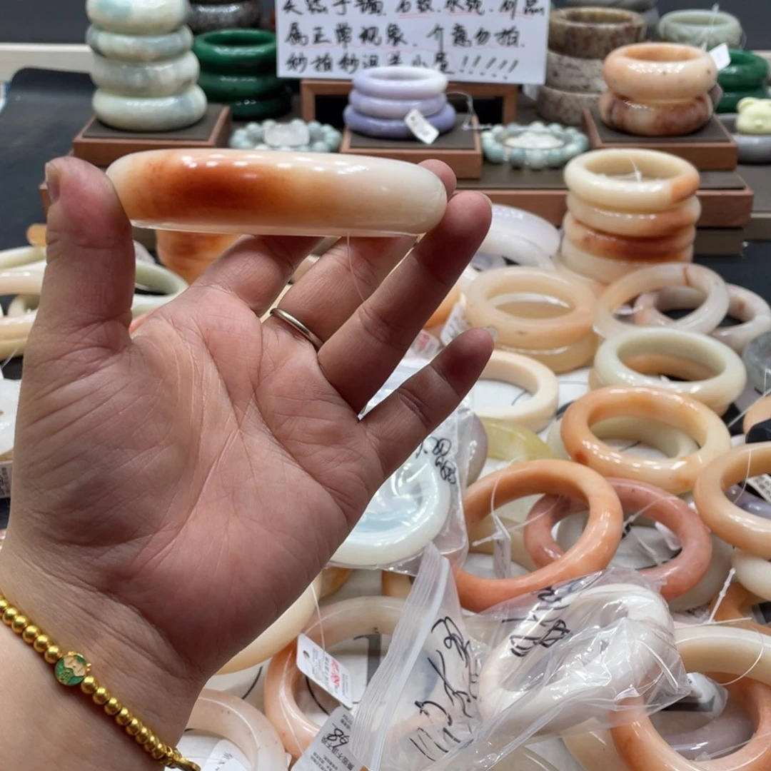 吱***～石英质玉手镯未镶嵌