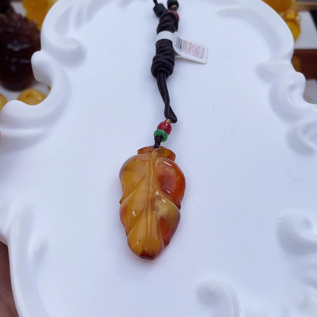 琥珀未镶嵌吊坠(赠链)