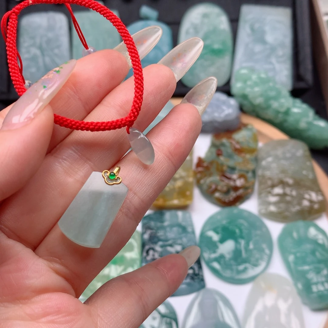 【闪购商品】翡翠颈饰未镶嵌劉*斯无事牌，福豆