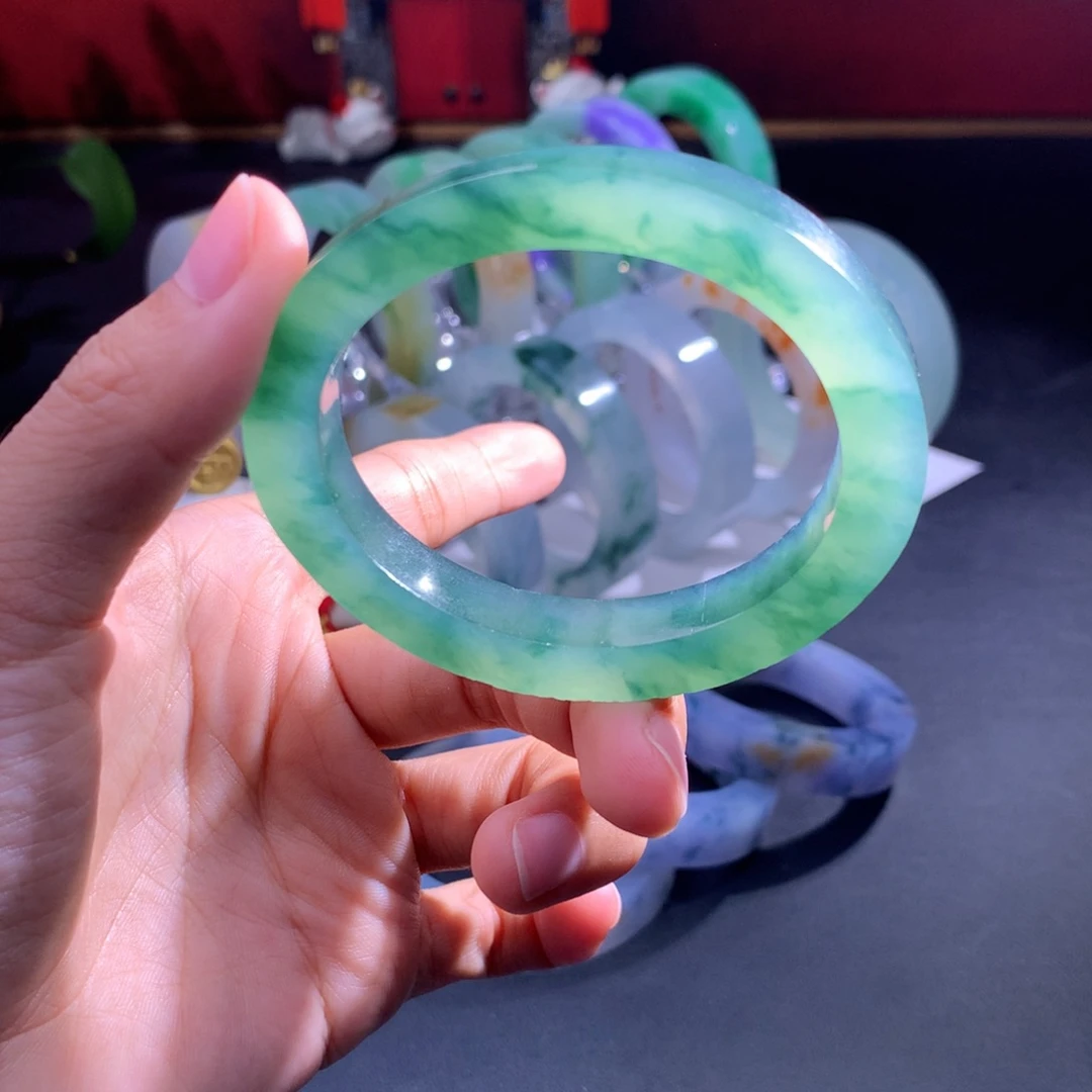 定制翡翠未镶嵌翡翠手镯