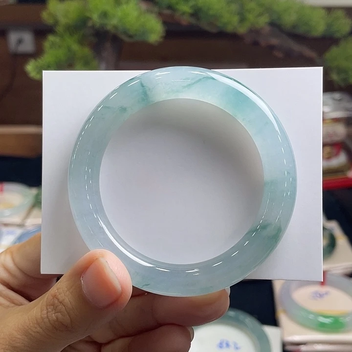 咕***噜翡翠未镶嵌手镯50+圆条