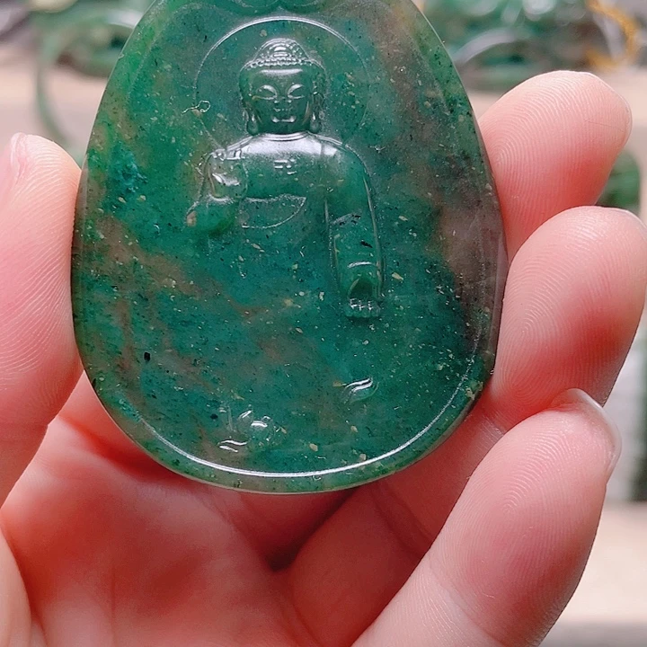 龙***祥独山玉未镶嵌颈饰
