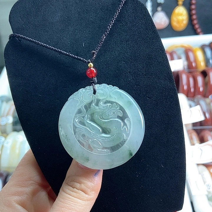 石英质玉颈饰未镶嵌