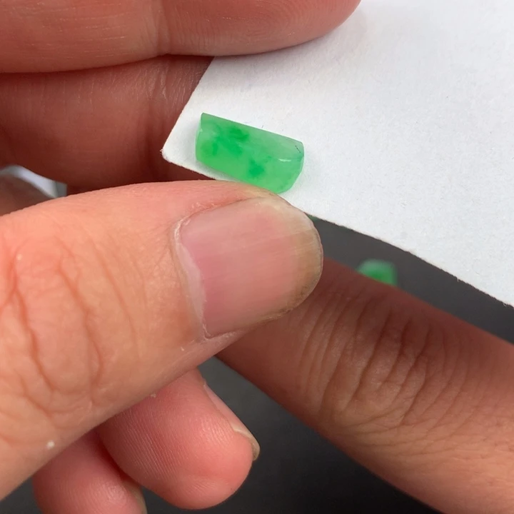 定制翡翠未镶嵌材料定制