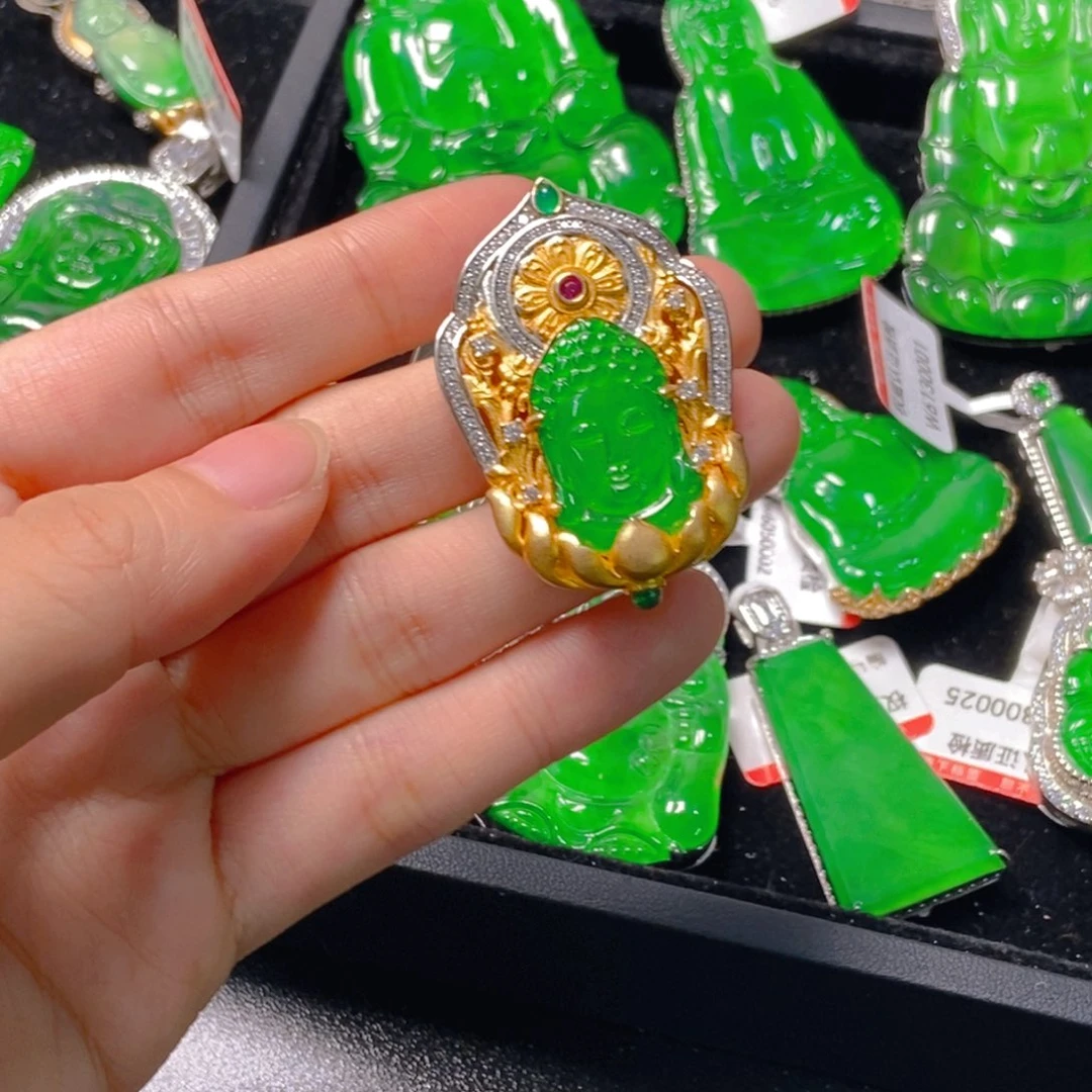 吊坠(不含链)未镶嵌翡翠