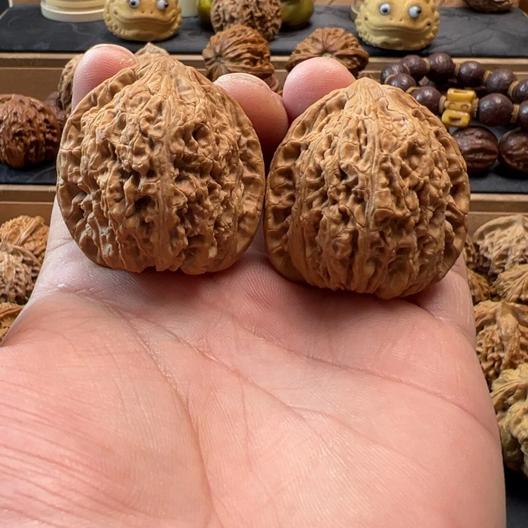 吊坠桃核文玩核桃，蓟县绣球