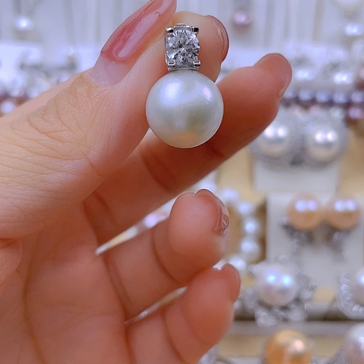 银S925镶嵌吊坠(赠链)淡水珍珠