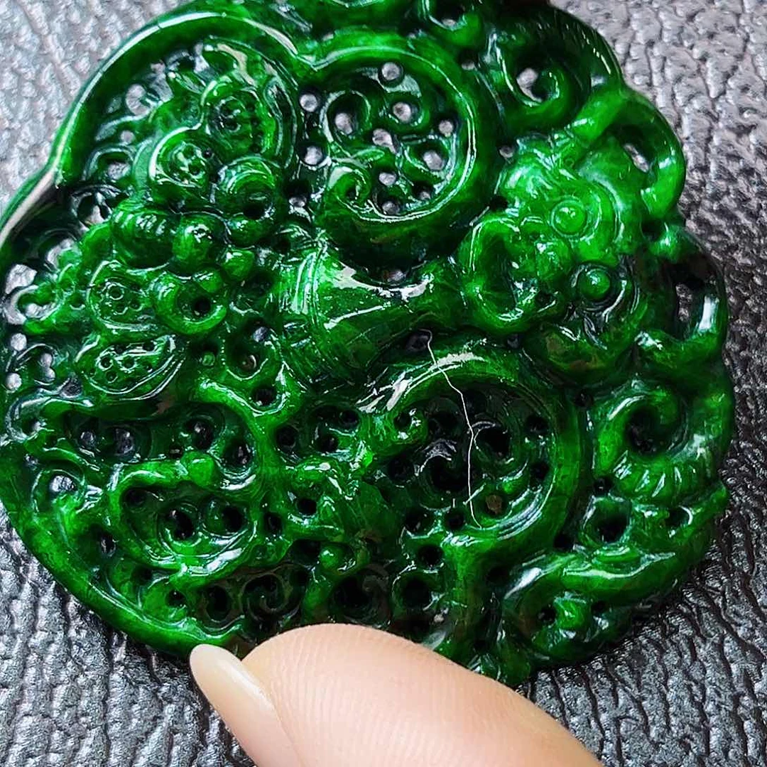 颈饰18K金镶嵌翡翠