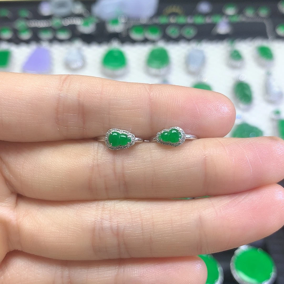 18K金镶嵌翡翠耳饰耳饰