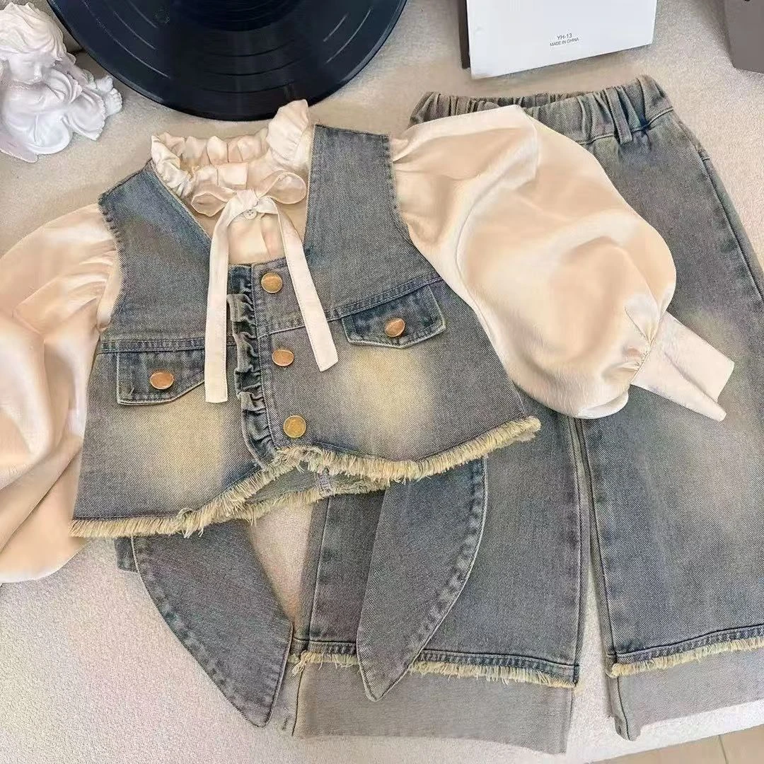 女童秋装套装2025新款中小童复古风牛仔马甲阔腿裤洋气衬衫三件套