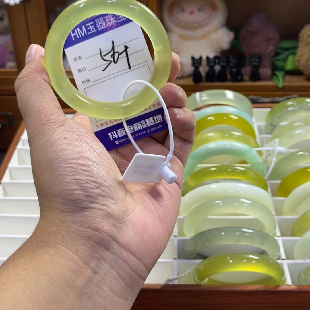 蛇纹石玉未镶嵌手镯308