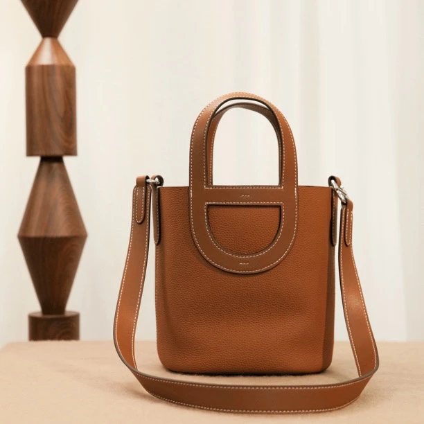 手工蜡线 猪鼻子菜篮子二代 18 In The Loop 头层Togo牛皮