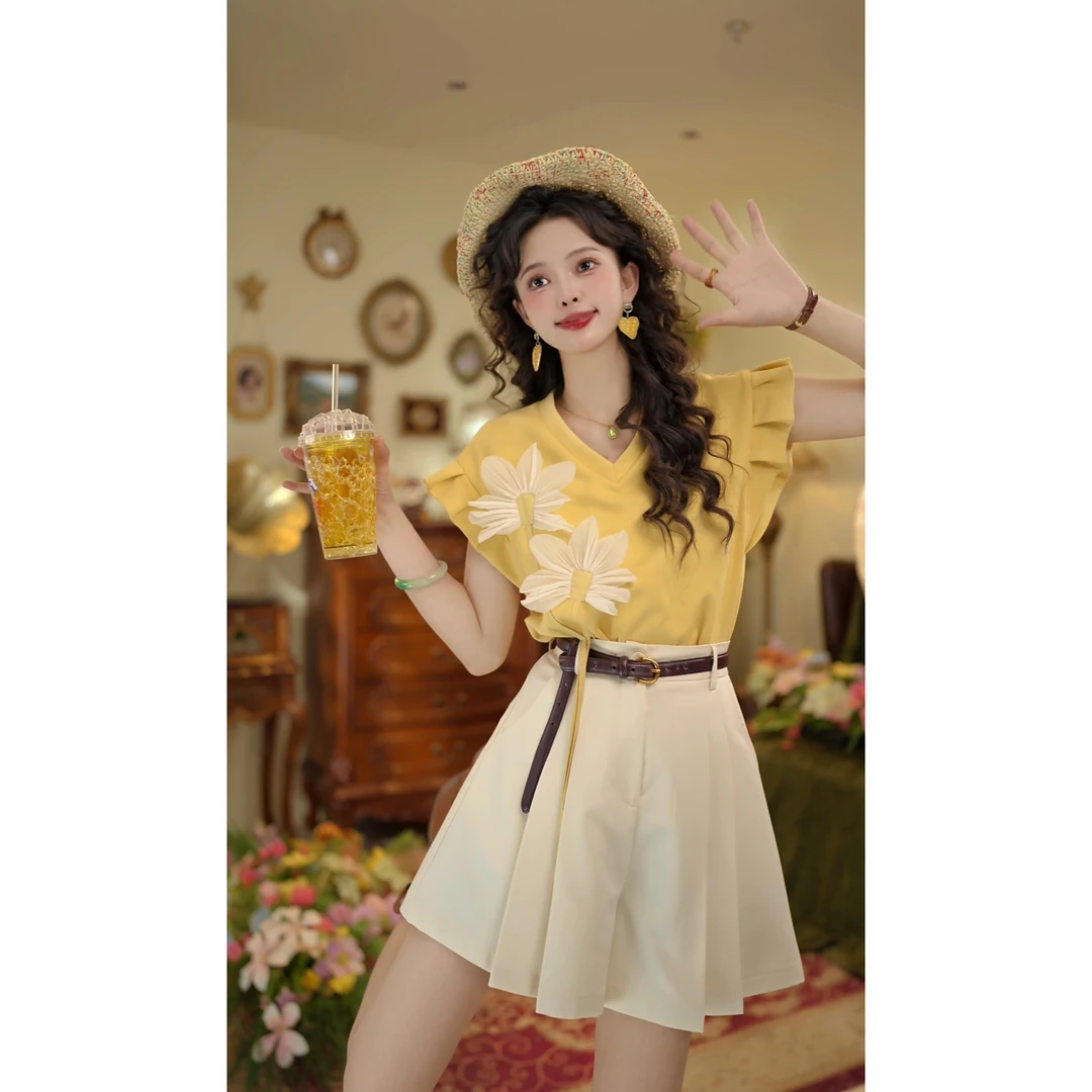 扣子家【香草布丁】港风复古V领显瘦T恤女立体花短袖上衣KK0725459