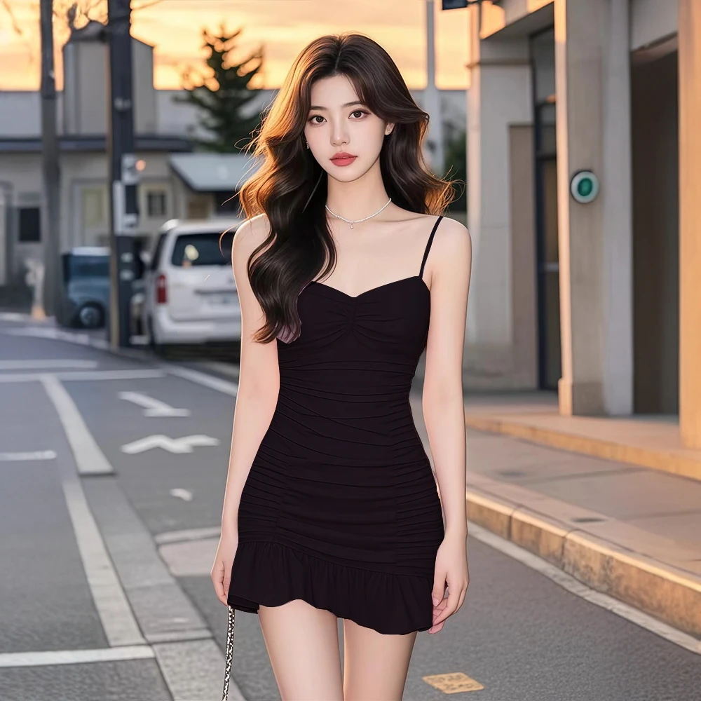 2025夏季新款纯欲风辣妹吊带裙气质优雅褶皱木耳边设计包臀连衣裙