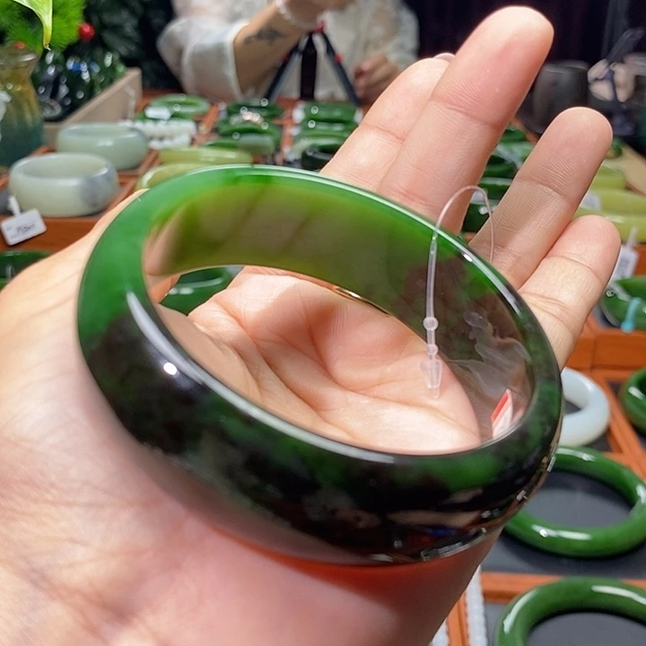 和田玉（碧玉）手镯未镶嵌