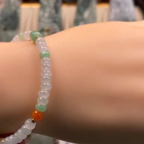 颈饰未镶嵌翡翠玉