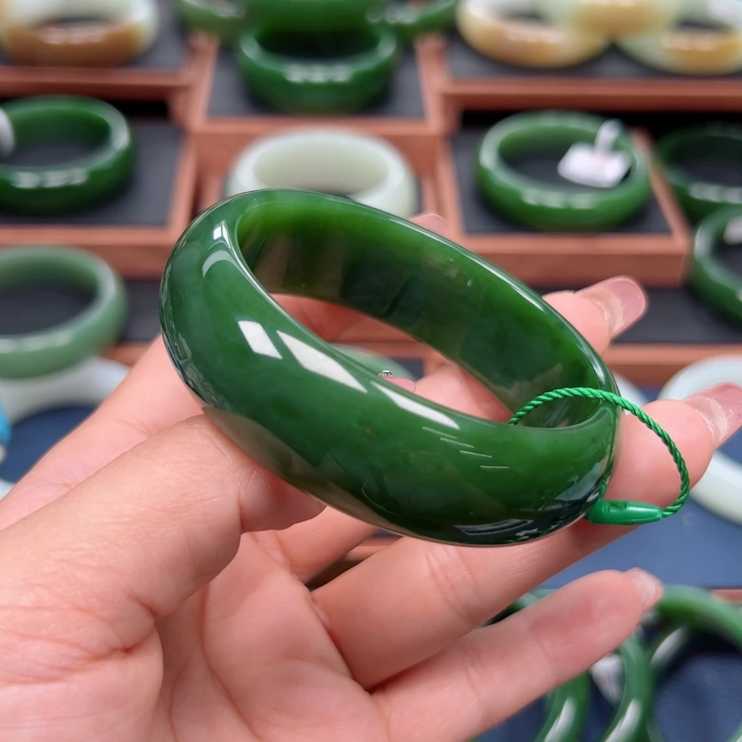 未镶嵌手镯和田玉（碧玉）