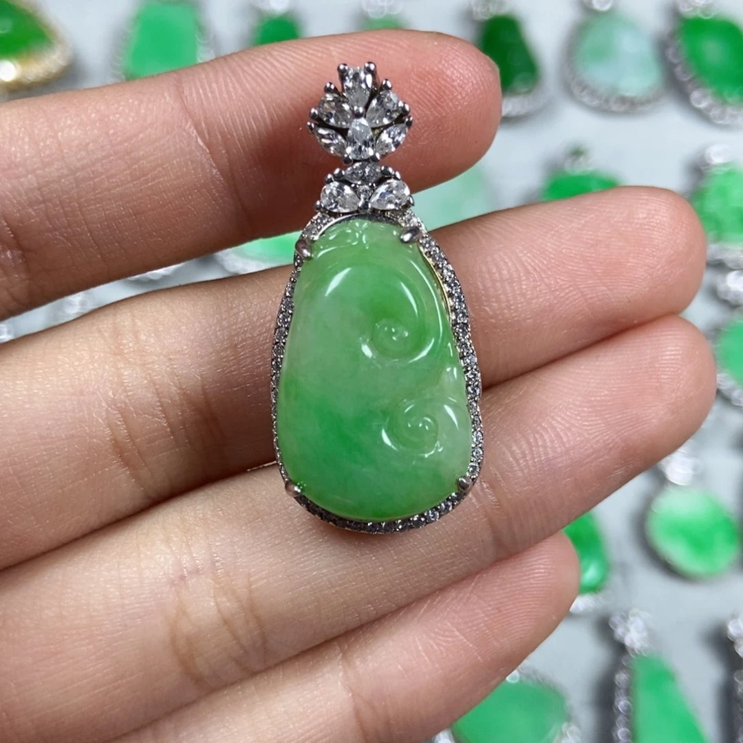 颈饰未镶嵌翡翠如意