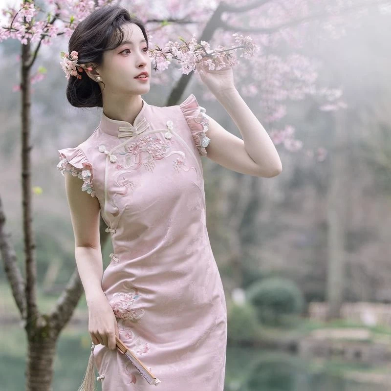 紬祗川黛时光:付海棠 海棠绣花缎面粉色优雅气质连衣裙中式订婚旗