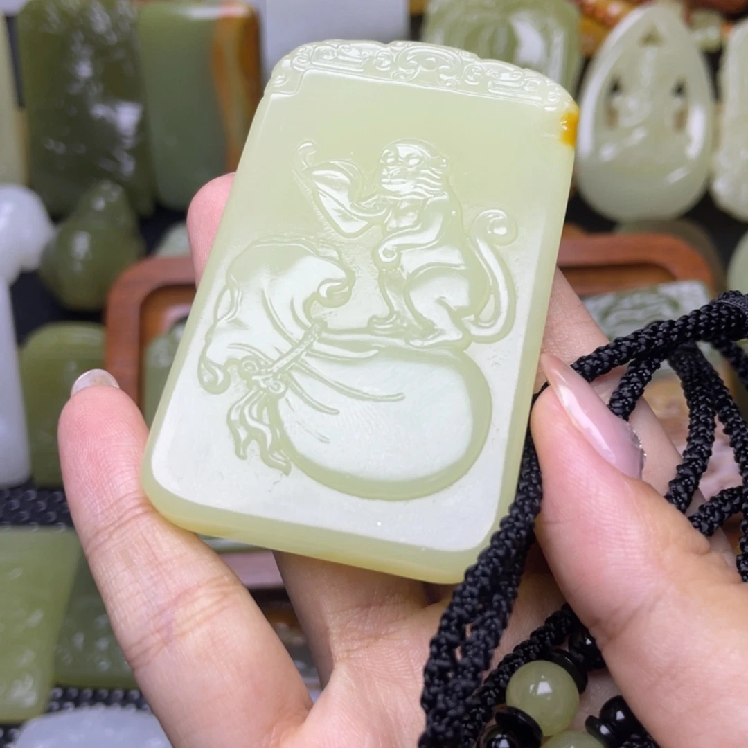 缘****悔昆仑山料猴猴吊坠