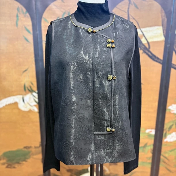 49027 新中式对襟刺绣马甲，140斤内都可穿，建议低温手洗