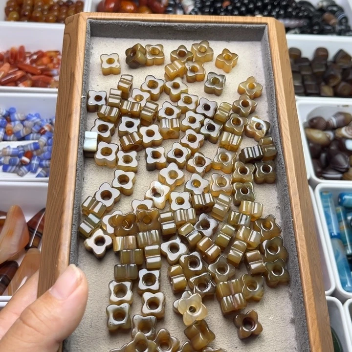 琉璃非金属2.5随机一颗