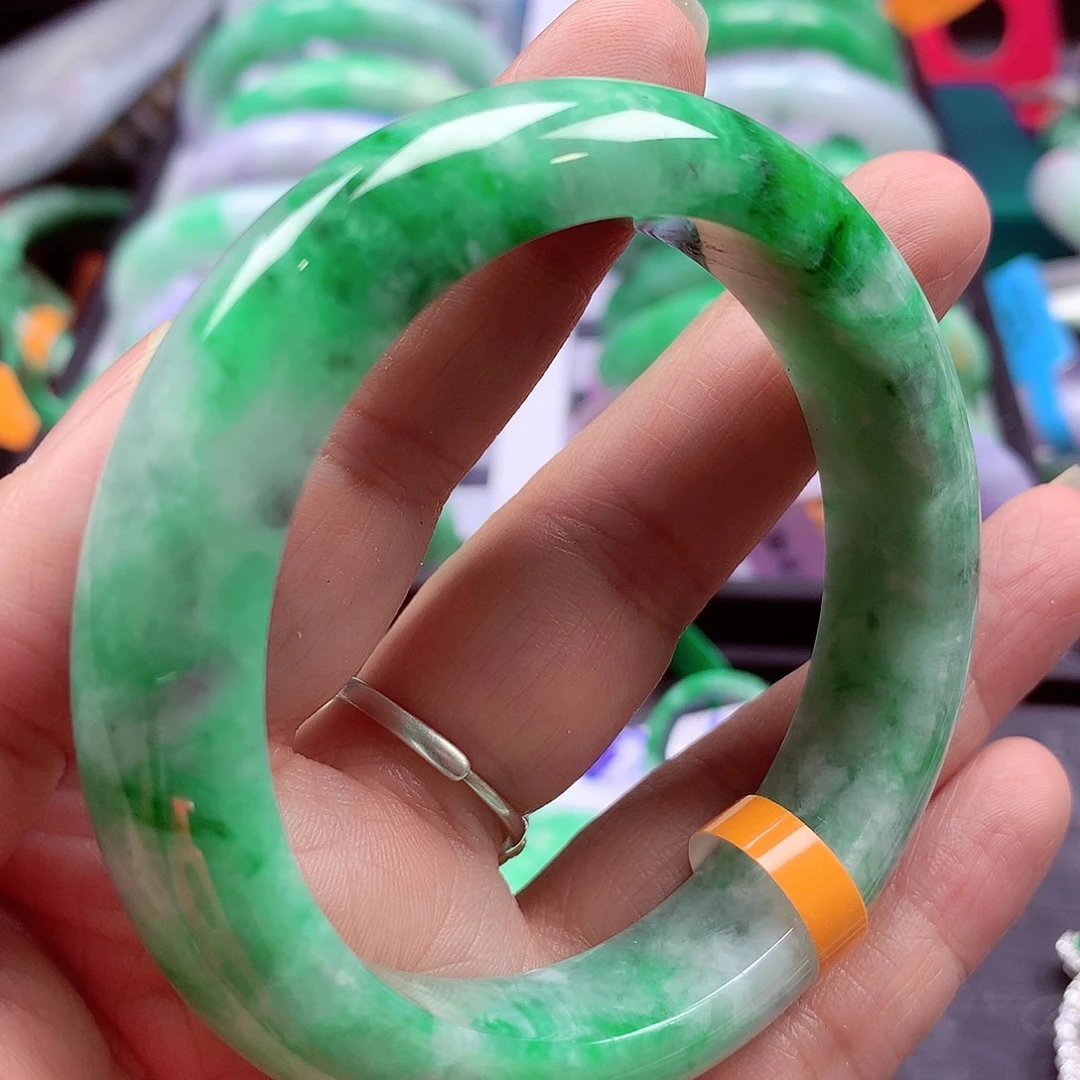 翡翠未镶嵌手镯翡翠