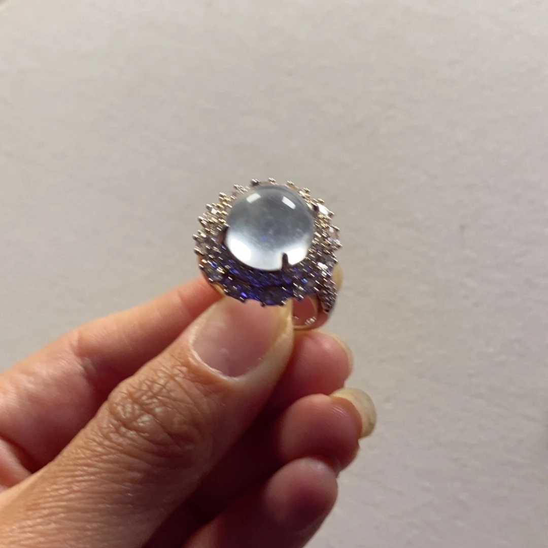 石英质玉戒指未镶嵌以*帖