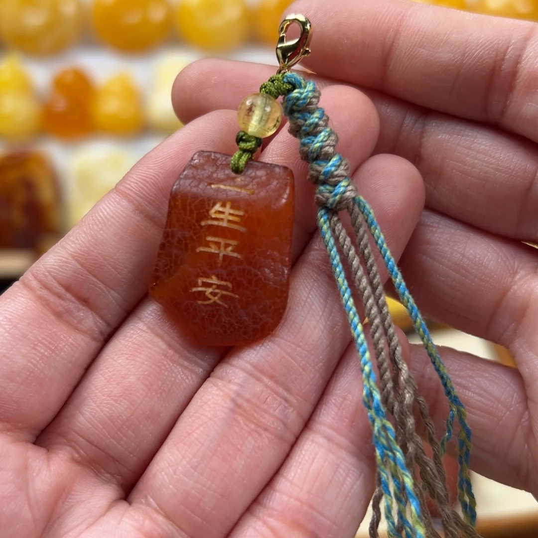 蜜蜡未镶嵌颈饰蜜蜡