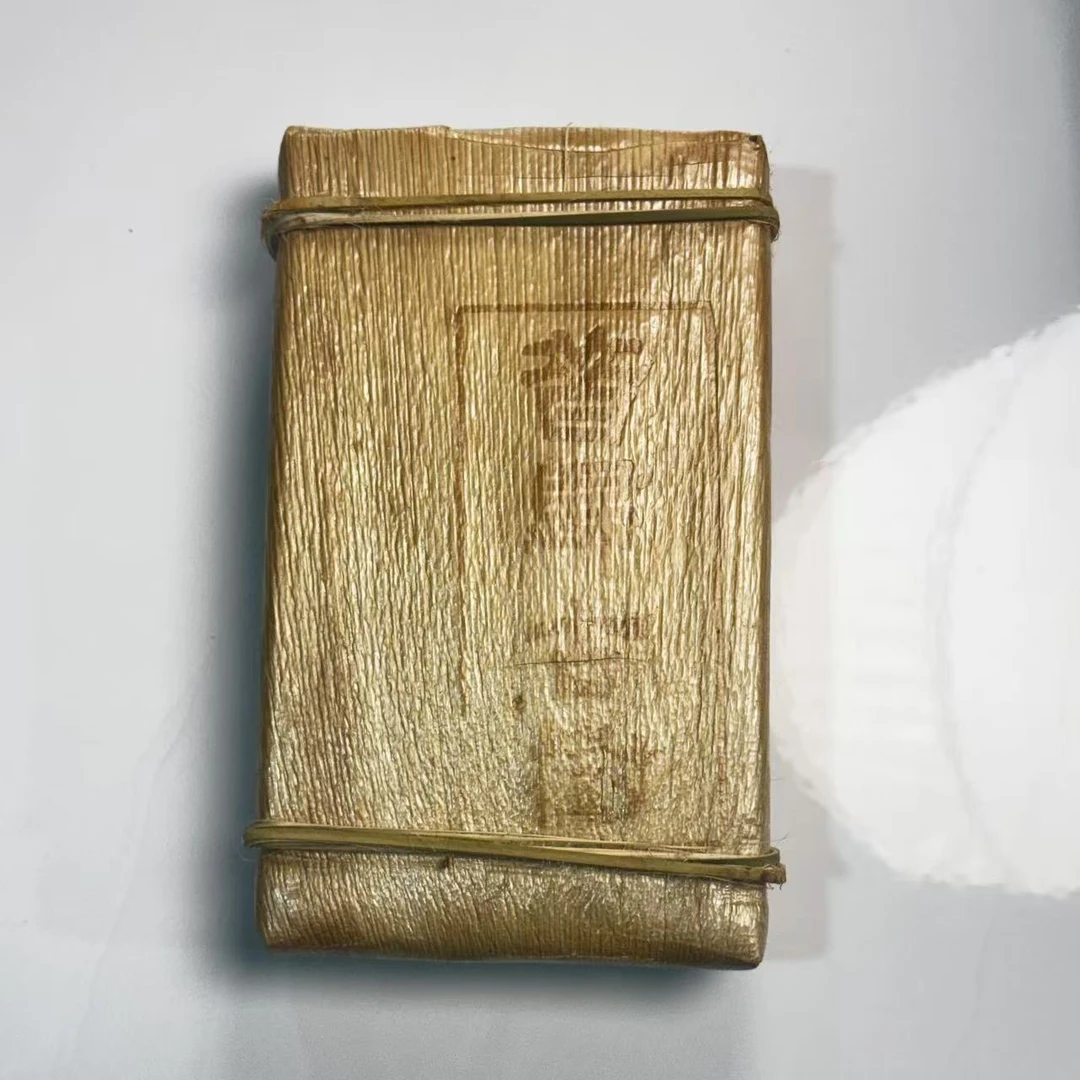 （1.14）2017年   春   昔归古树黄金砖   500克/砖   配茶样