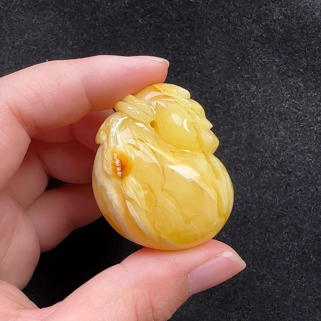 蜜蜡未镶嵌珠宝奇石