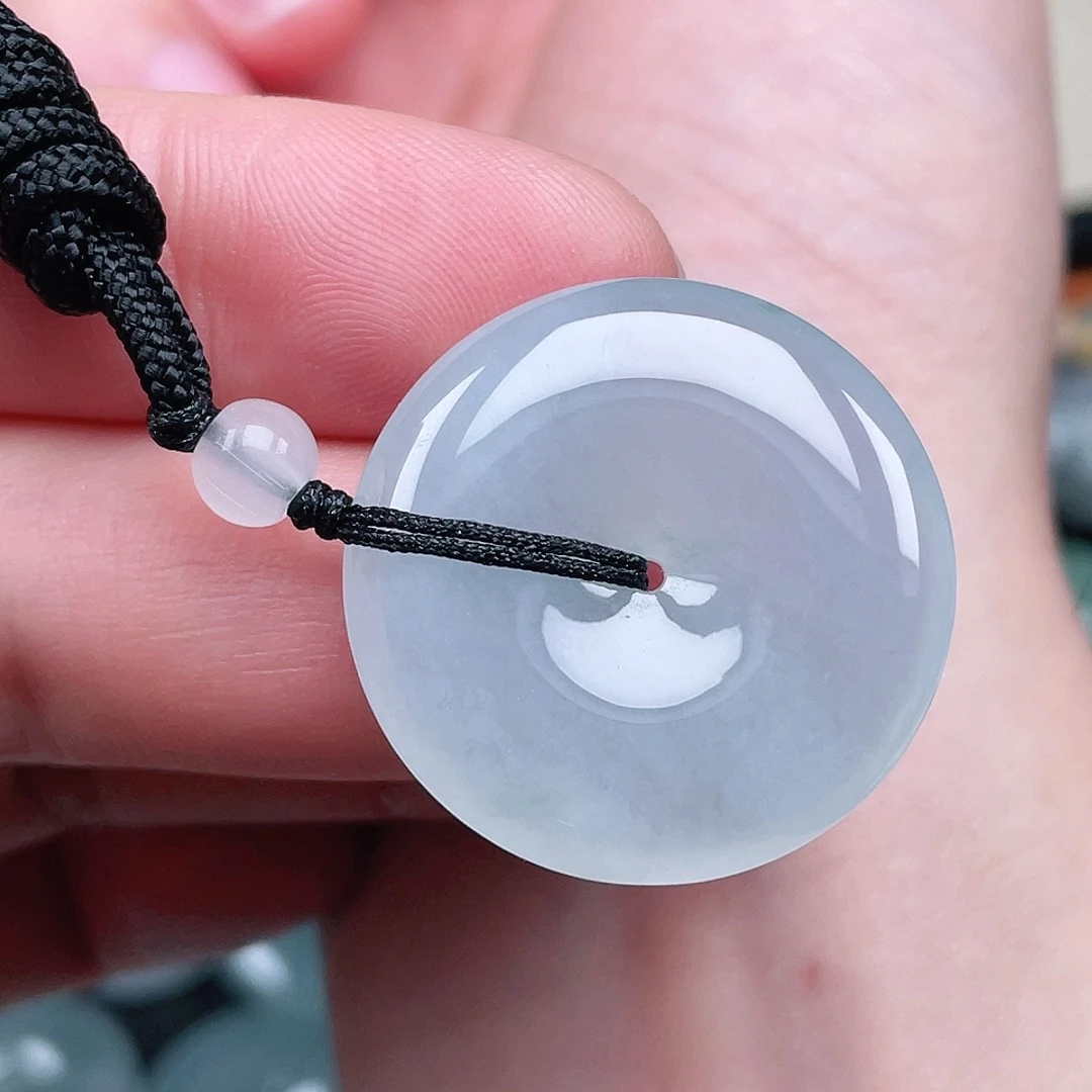 翡翠未镶嵌颈饰平安扣